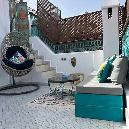 Riad Amazing Amazigh Avec Jacuzzi Petit Dejeuner Compris Avec Aussi Chambres Familiales Pres De La Place Jemaa El Fna Marrakesz Zewnętrze zdjęcie