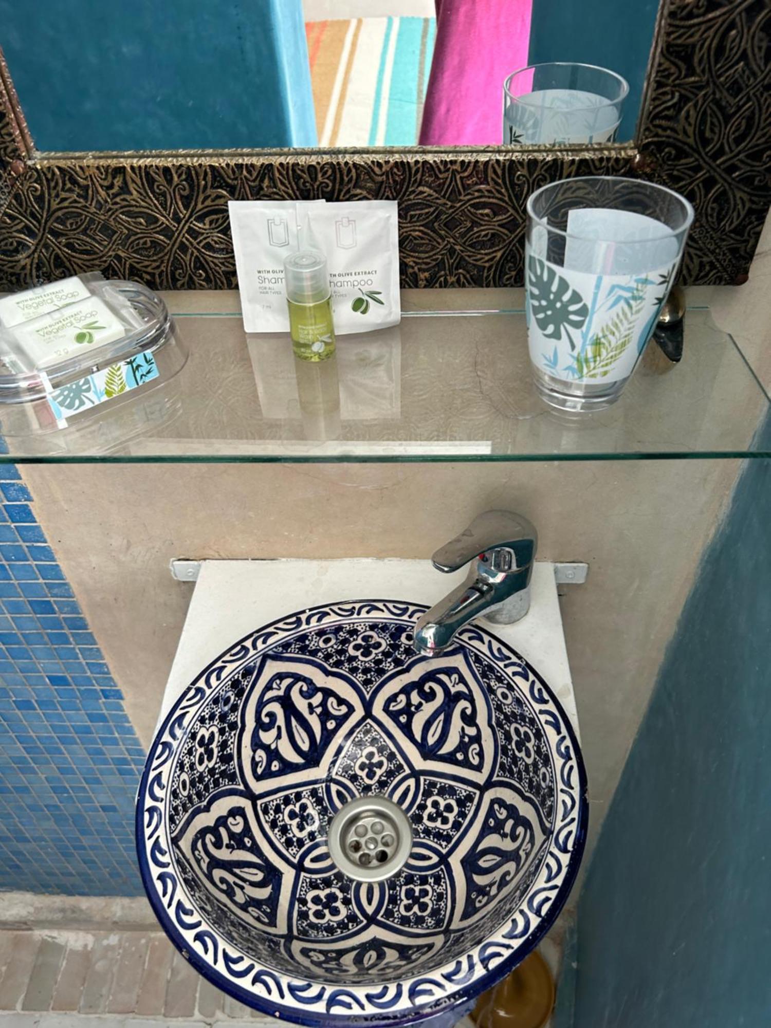 Riad Amazing Amazigh Avec Jacuzzi Petit Dejeuner Compris Avec Aussi Chambres Familiales Pres De La Place Jemaa El Fna Marrakesz Zewnętrze zdjęcie