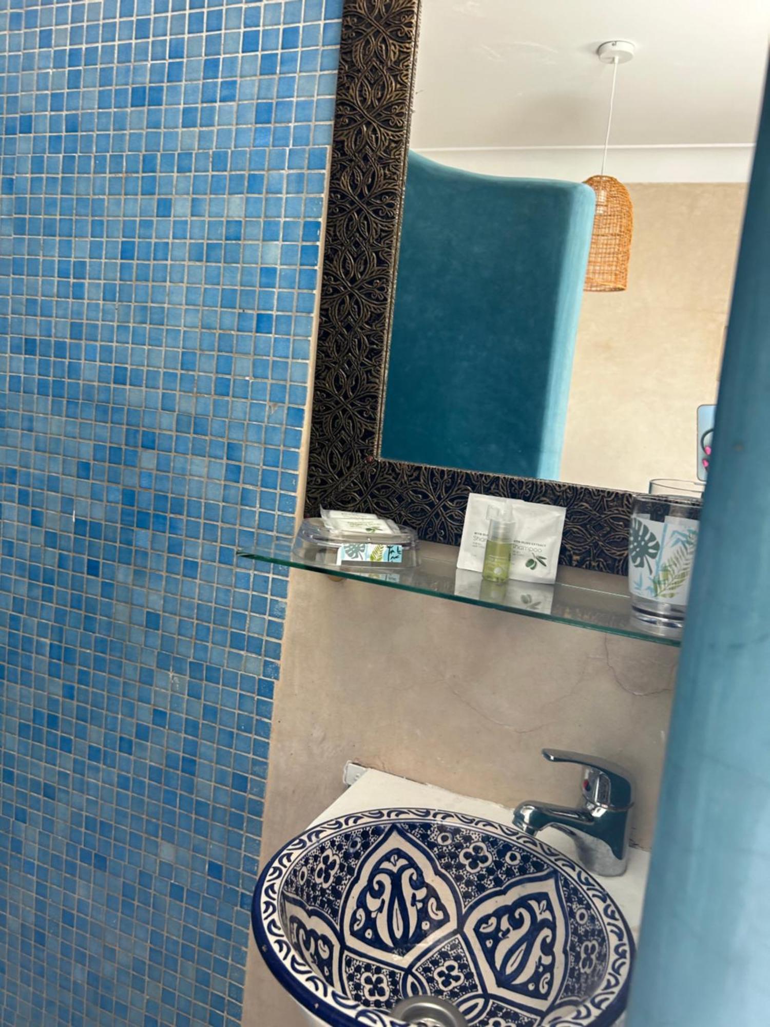 Riad Amazing Amazigh Avec Jacuzzi Petit Dejeuner Compris Avec Aussi Chambres Familiales Pres De La Place Jemaa El Fna Marrakesz Zewnętrze zdjęcie
