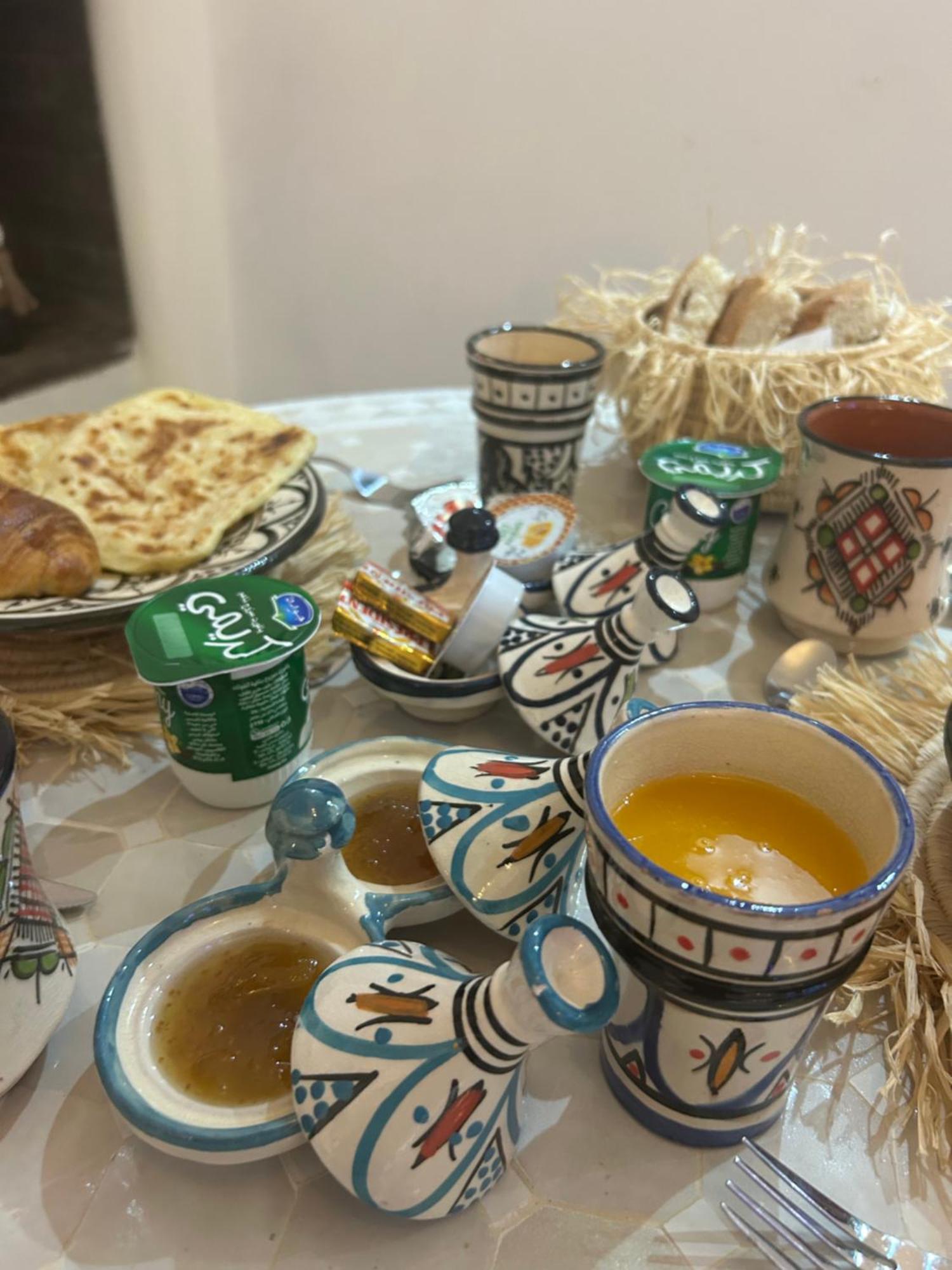 Riad Amazing Amazigh Avec Jacuzzi Petit Dejeuner Compris Avec Aussi Chambres Familiales Pres De La Place Jemaa El Fna Marrakesz Zewnętrze zdjęcie