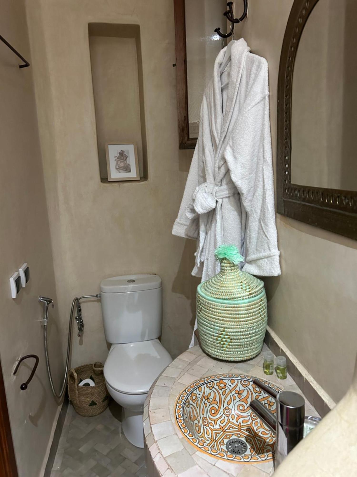 Riad Amazing Amazigh Avec Jacuzzi Petit Dejeuner Compris Avec Aussi Chambres Familiales Pres De La Place Jemaa El Fna Marrakesz Zewnętrze zdjęcie