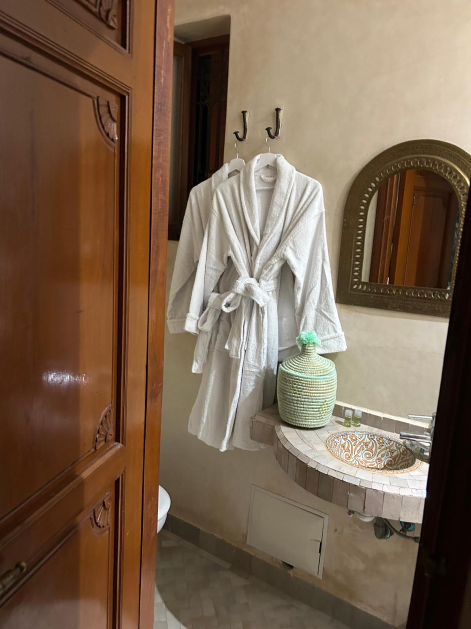 Riad Amazing Amazigh Avec Jacuzzi Petit Dejeuner Compris Avec Aussi Chambres Familiales Pres De La Place Jemaa El Fna Marrakesz Zewnętrze zdjęcie