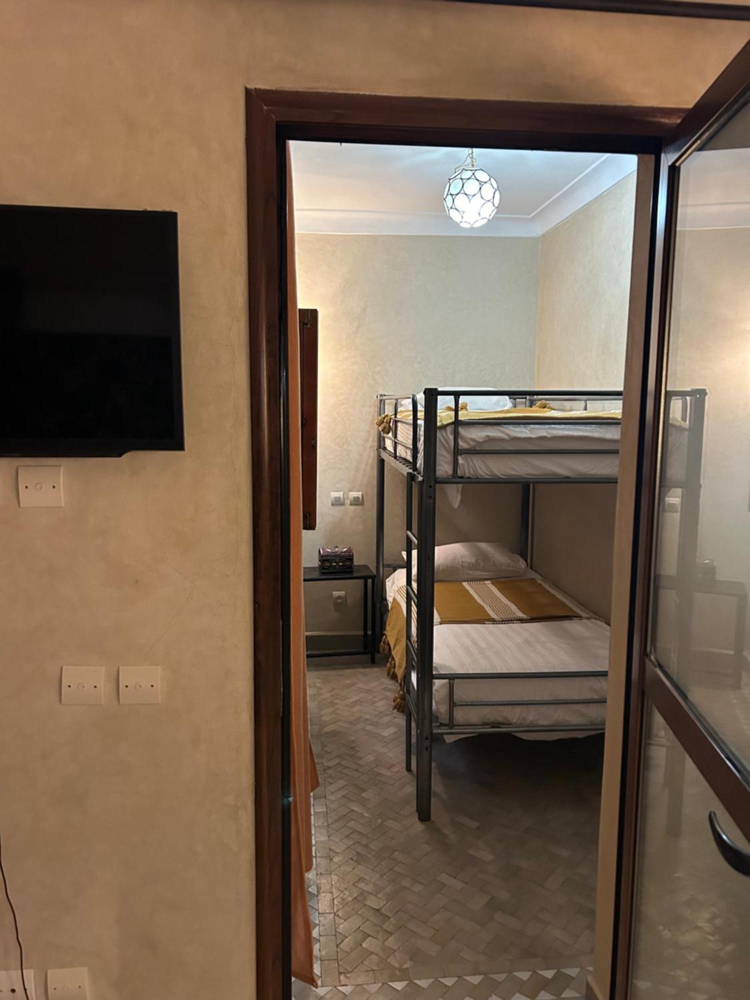 Riad Amazing Amazigh Avec Jacuzzi Petit Dejeuner Compris Avec Aussi Chambres Familiales Pres De La Place Jemaa El Fna Marrakesz Zewnętrze zdjęcie