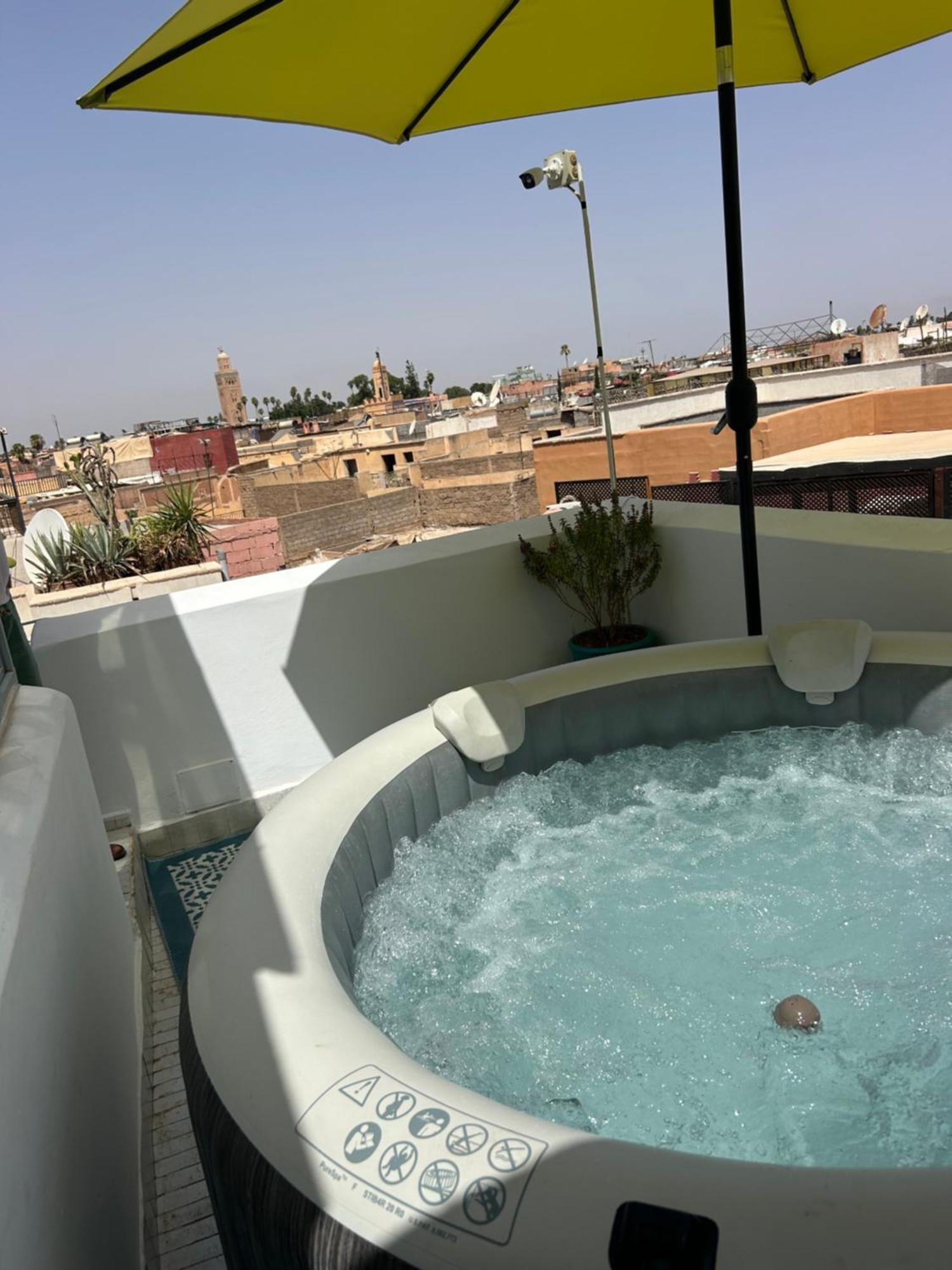 Riad Amazing Amazigh Avec Jacuzzi Petit Dejeuner Compris Avec Aussi Chambres Familiales Pres De La Place Jemaa El Fna Marrakesz Zewnętrze zdjęcie