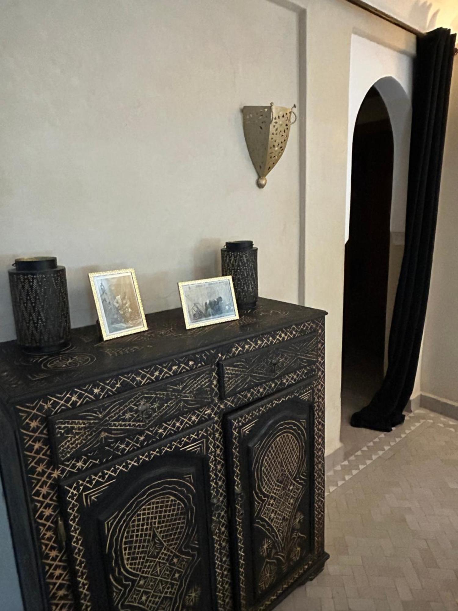 Riad Amazing Amazigh Avec Jacuzzi Petit Dejeuner Compris Avec Aussi Chambres Familiales Pres De La Place Jemaa El Fna Marrakesz Zewnętrze zdjęcie