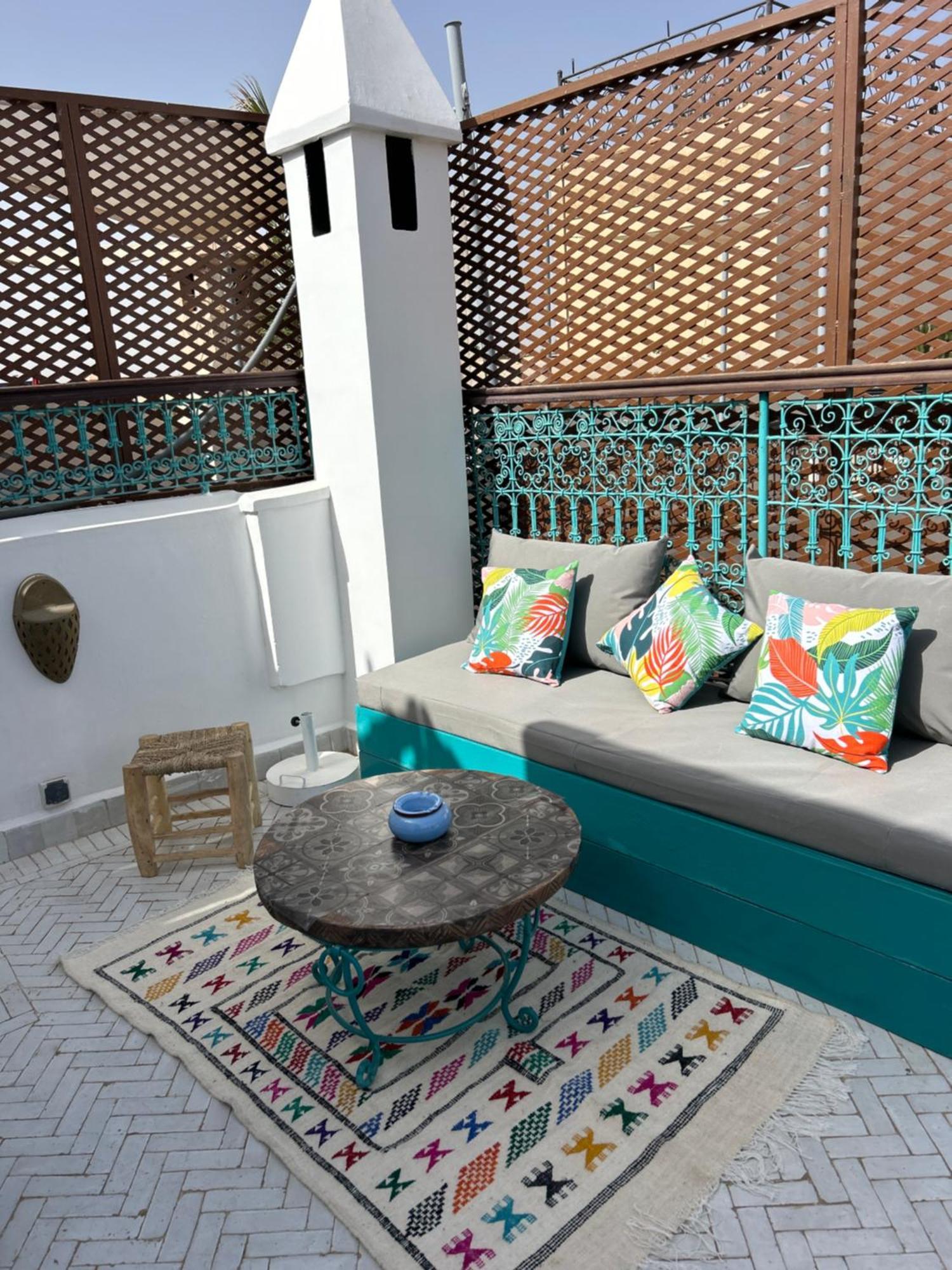 Riad Amazing Amazigh Avec Jacuzzi Petit Dejeuner Compris Avec Aussi Chambres Familiales Pres De La Place Jemaa El Fna Marrakesz Zewnętrze zdjęcie
