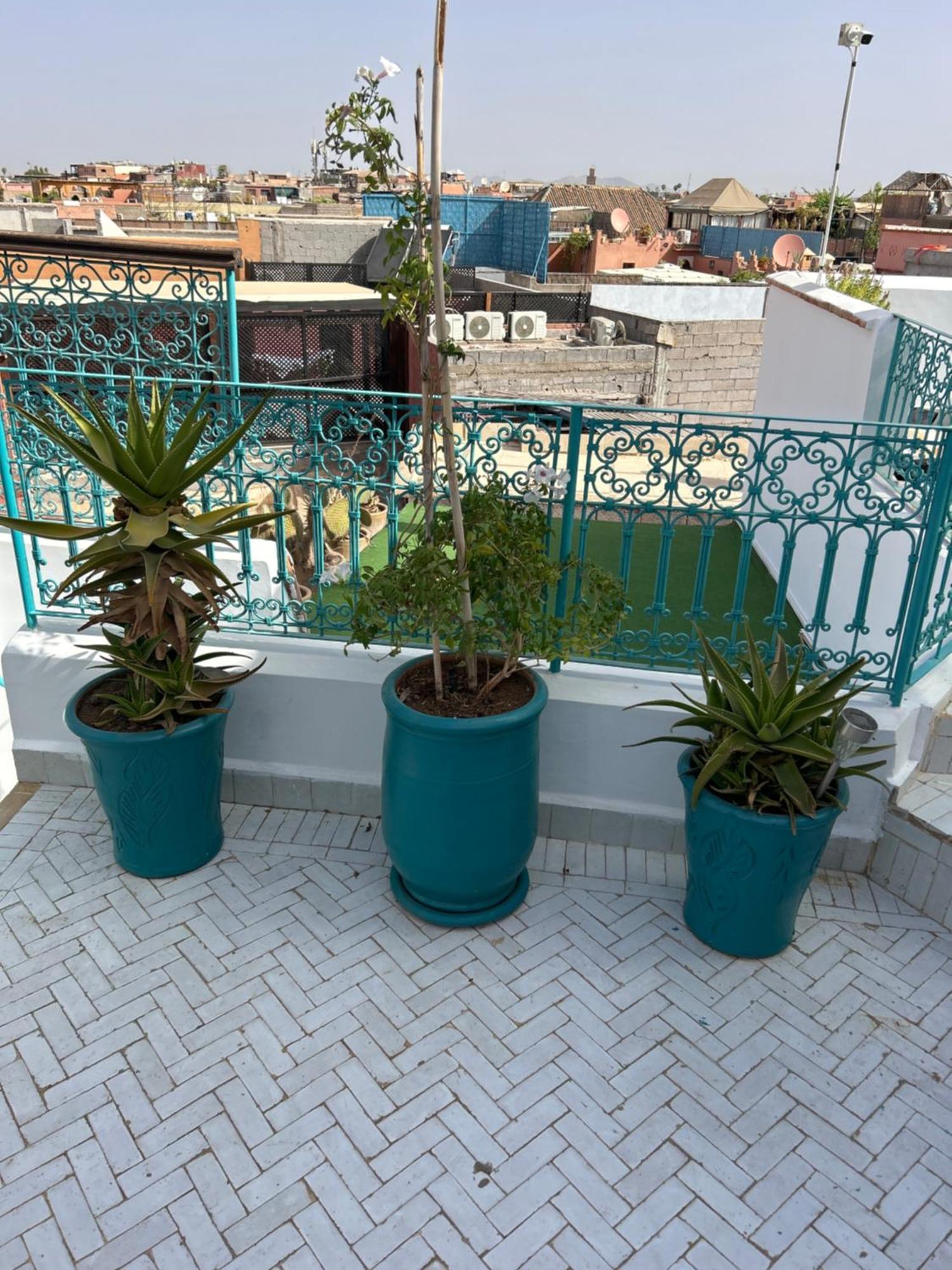 Riad Amazing Amazigh Avec Jacuzzi Petit Dejeuner Compris Avec Aussi Chambres Familiales Pres De La Place Jemaa El Fna Marrakesz Zewnętrze zdjęcie